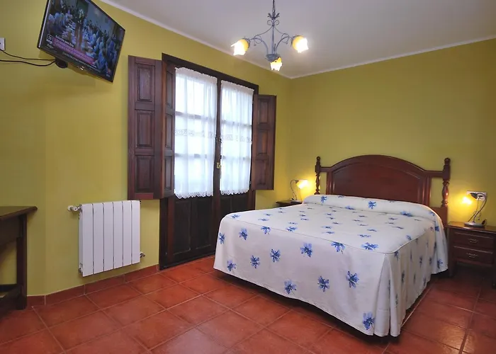 Angeles Arenas De Cabrales